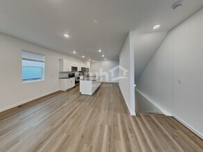 350 N Addison Way in Aurora, CO - Building Photo - Building Photo