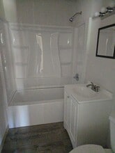 306 SE 35th Terrace in Topeka, KS - Building Photo - Building Photo