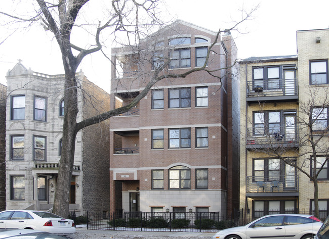 915 W Dakin St in Chicago, IL - Foto de edificio - Building Photo