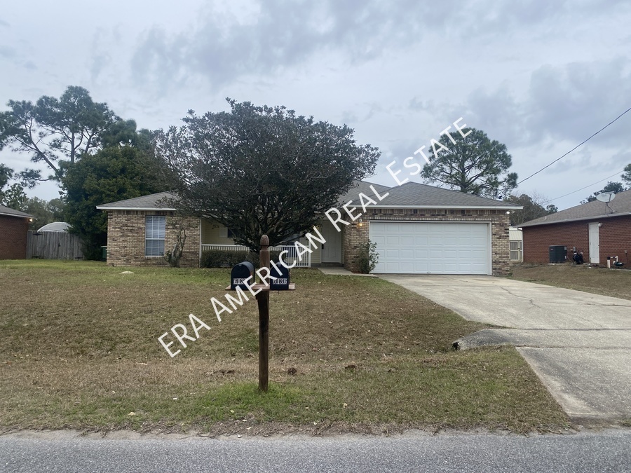 6436 Flagler Dr in Gulf Breeze, FL - Building Photo