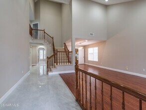 382 Rockedge Dr in Oak Park, CA - Building Photo - Building Photo