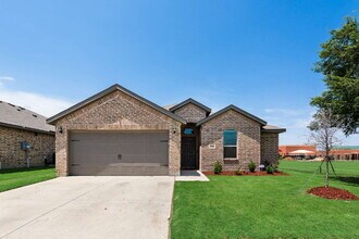 3360 N Crowley Cleburne Rd in Crowley, TX - Building Photo - Building Photo
