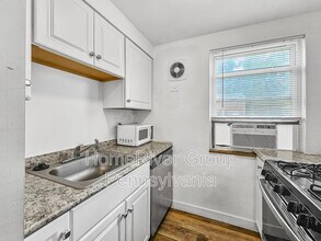 781 Cooke Dr in Pittsburgh, PA - Building Photo - Building Photo