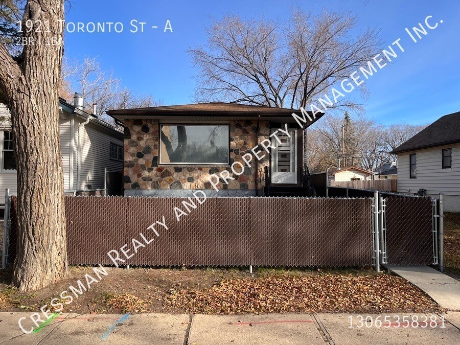 1921 Toronto St in Regina, SK - Building Photo