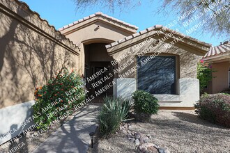 10232 E Meadow Hill Dr in Scottsdale, AZ - Foto de edificio - Building Photo