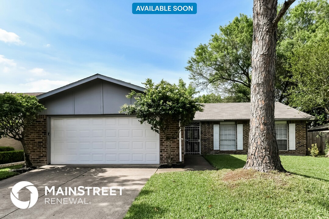 5514 Edgebrook Forest Dr in Houston, TX - Building Photo