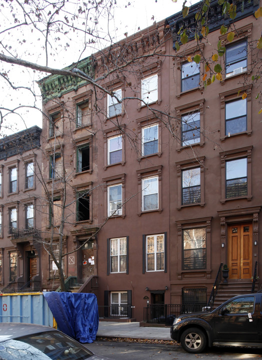 142 W 130th St in New York, NY - Building Photo