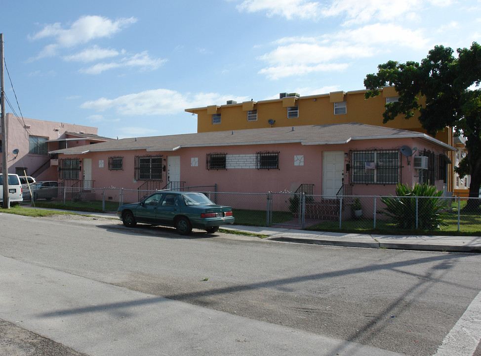 635 SW 18th Ave in Miami, FL - Building Photo