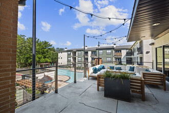 Reserve at White Rock in Dallas, TX - Building Photo - Building Photo