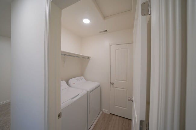 1000 E Bluffview Dr in Washington, UT - Building Photo - Building Photo