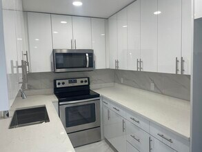 4717 Carver St in Greenacres, FL - Building Photo - Building Photo