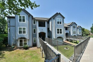 18741 Nautical Dr in Cornelius, NC - Building Photo