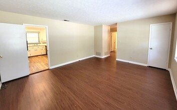 2318 Vinkara Dr in Tallahassee, FL - Building Photo - Building Photo