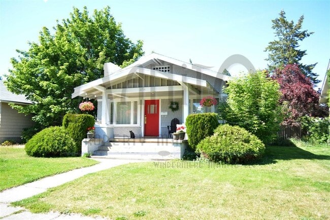 property at 2714 W Dalton Ave