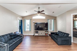 1017 Dagen Ln in Junction City, KS - Building Photo - Building Photo