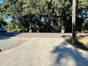 4925 Escalon-Bellota Rd in Farmington, CA - Building Photo - Building Photo