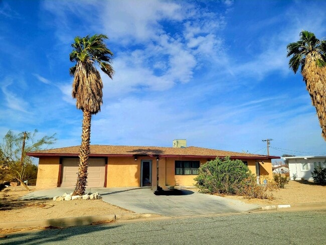 74402 Cottonwood Dr in Twentynine Palms, CA - Building Photo - Building Photo