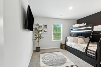 611 W Vincent Dr in Athens, GA - Building Photo - Building Photo