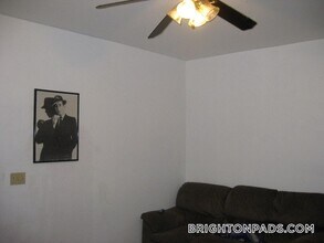 33 Egremont Rd, Unit 2 in Boston, MA - Building Photo - Building Photo