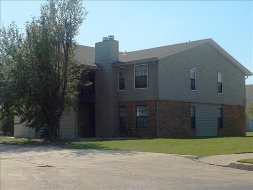 1900 Dover St-Unit -D in Norman, OK - Building Photo - Building Photo