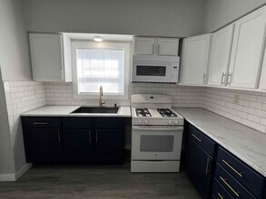 142 5th St in Silvis, IL - Foto de edificio - Building Photo