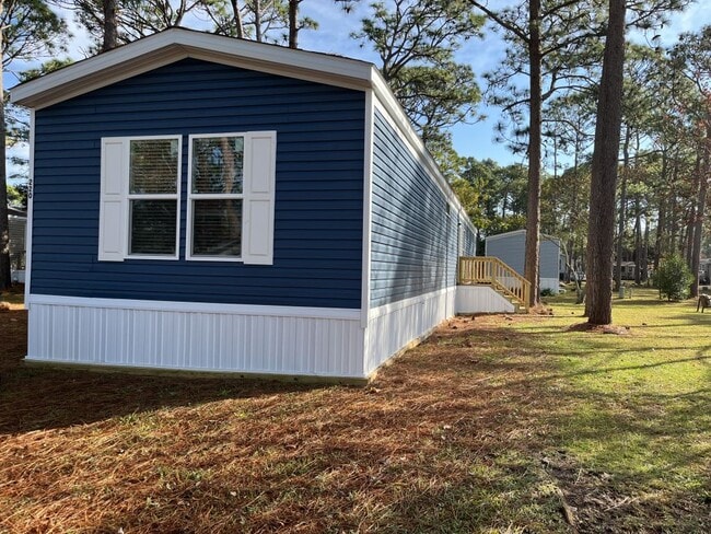 220 Sequoia Dr in Newport, NC - Building Photo - Building Photo