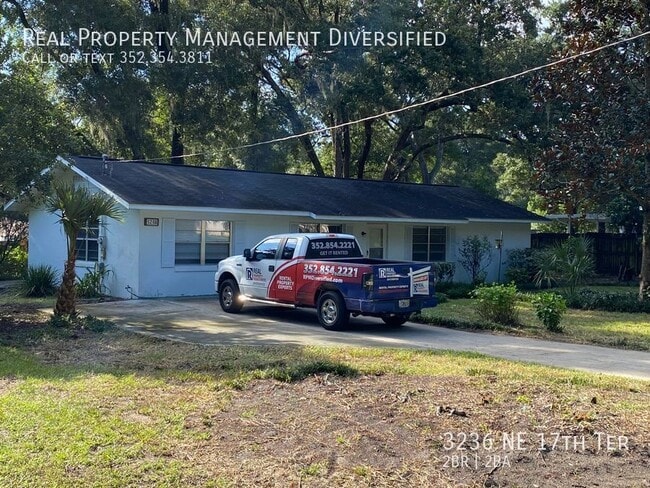 3236 NE 17th Terrace in Ocala, FL - Building Photo - Building Photo