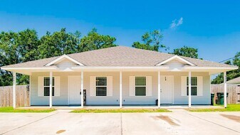 9245 Mabel St in Pensacola, FL - Building Photo