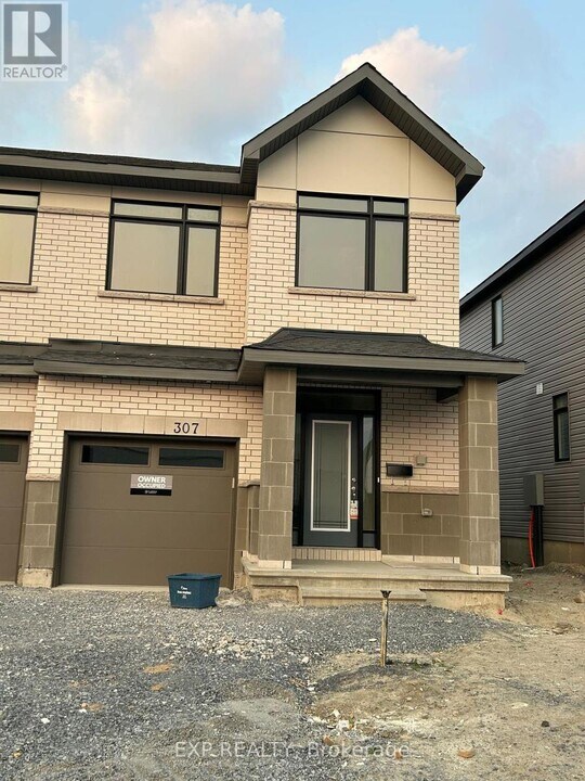 307 Monticello Ave in Ottawa, ON - Building Photo