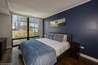 744 N Clark St in Chicago, IL - Building Photo - Building Photo