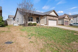 250 Azalea Dr in Oak Grove, KY - Building Photo - Building Photo