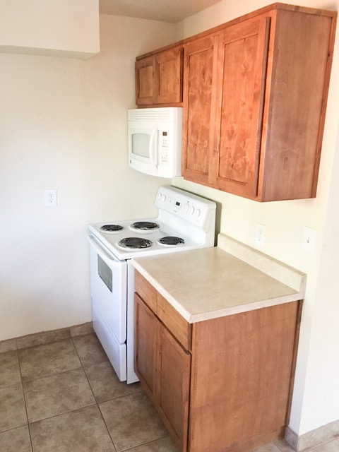 196 N Santa Rita Ave, Unit 196 in Tucson, AZ - Building Photo - Building Photo