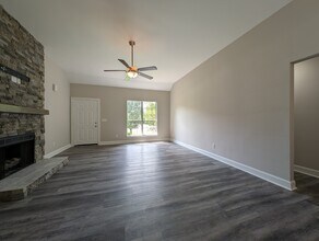 1001 Nighthawk Ln in Mount Juliet, TN - Foto de edificio - Building Photo