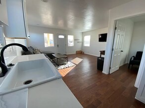 420 W Robertson Rd in Ridgecrest, CA - Building Photo - Building Photo