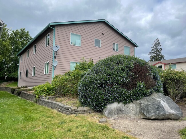 1301 NW Elwha St in Oak Harbor, WA - Building Photo - Building Photo