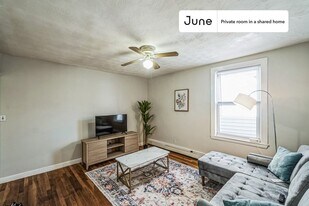 94 Spring St in Cambridge, MA - Building Photo