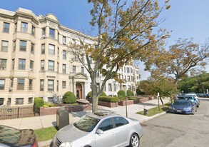 65 Park Dr, Unit 9u in Boston, MA - Building Photo