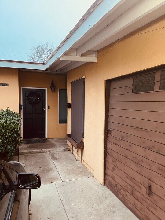 18548 Arminta St in Reseda, CA - Foto de edificio