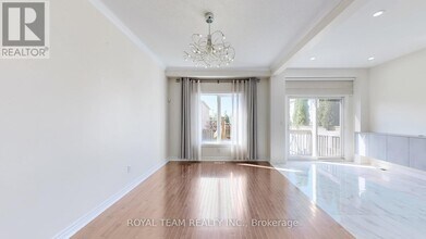 246 Lauderdale Dr in Vaughan, ON - Building Photo - Building Photo