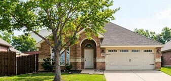 3909 Vista Greens Dr in Keller, TX - Building Photo