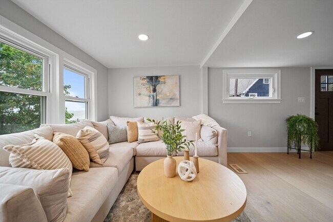 58 Breezy Hill Terrace in Nahant, MA - Building Photo - Building Photo