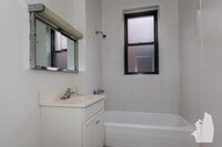 720 W Barry Ave, Unit 1B in Chicago, IL - Building Photo - Building Photo