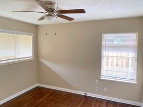 1913 Huge Oaks St in Houston, TX - Building Photo - Building Photo