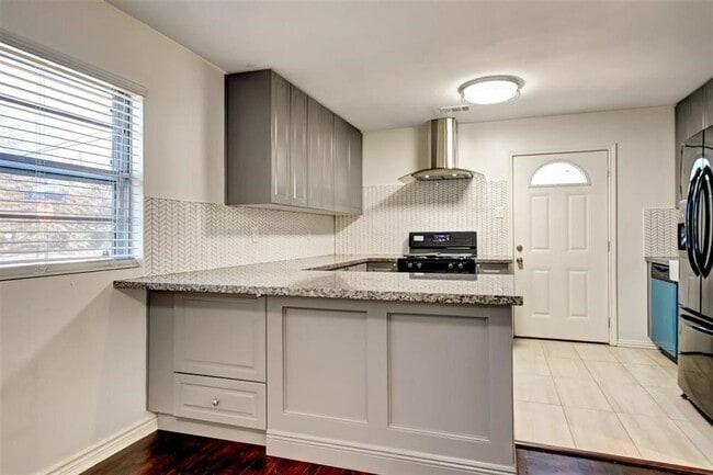 1316 Zora St