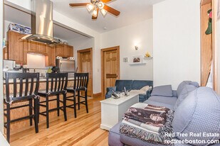 97 Myrtle St in Boston, MA - Building Photo