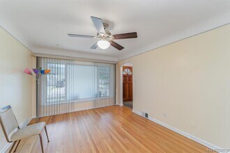 305 E Granet Ave in Hazel Park, MI - Building Photo - Building Photo