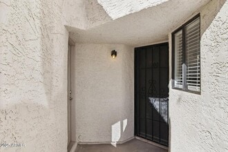 935 N Granite Reef Rd in Scottsdale, AZ - Building Photo - Building Photo