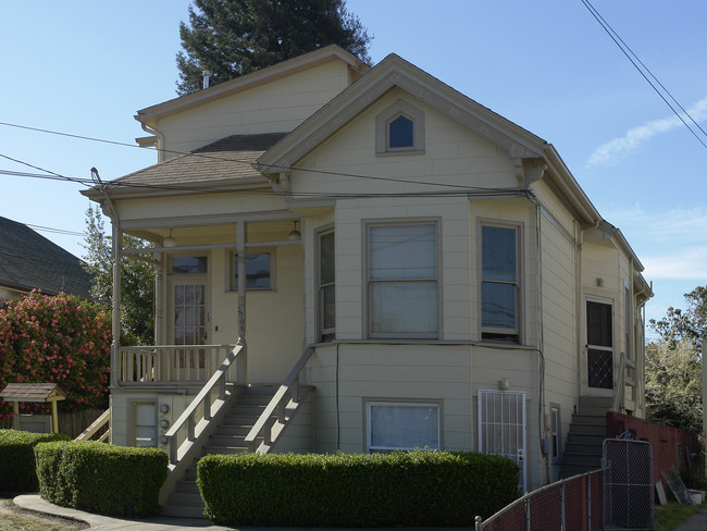 2008 Pacific Ave in Alameda, CA - Foto de edificio - Building Photo