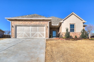 2909 Tranquilo Ln in Edmond, OK - Foto de edificio - Building Photo