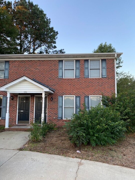 903 N Main St in Fountain Inn, SC - Building Photo